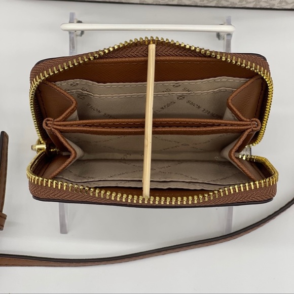 Michael Kors EW Crossbody Bag & Case Card - Picture 8 of 15